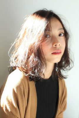 大人ツヤ感レイヤーミディ