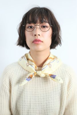 パサっとアンニュイ切りっぱなしボブ