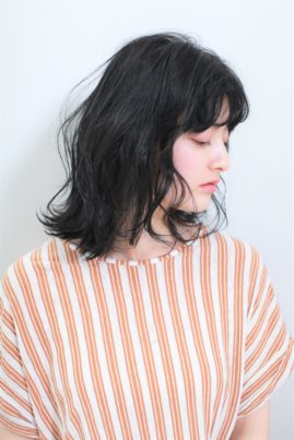 暗髪ミディ